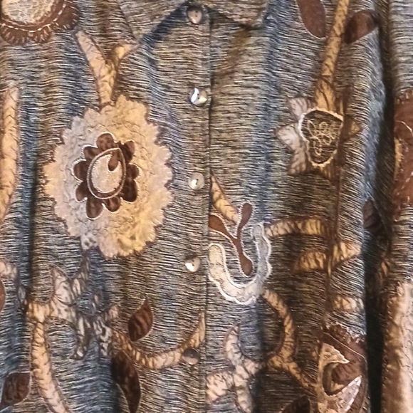 Maggie Barnes Appliqué Fully Lined Coat in Size 4X - Picture 2 of 6